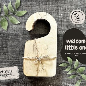 Baby Tags zum Aufhängen Neugeborene bis 24 Monate | 7 Tags Babypartygeschenk | Schwangerschaftsmitteilung