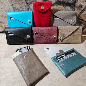 Portamonete piatto con 2 tasche e fessura per carte di credito