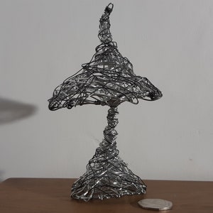Fungo di filo, Fungo di filo, Fungo di filo, Scultura di filo, Scultura di funghi, Scultura di funghi, Scultura di funghi, Scultura di Faerie, Scultura magica