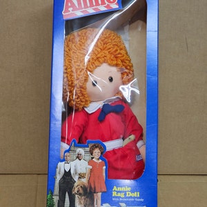 Vintage 1982 Knickerbocker 3851 16" Annie Rag Doll W Sandy Dog in Pocket Yarn Hair Painted Face Soft Stuffed Dolly In Original Box Girl Gift