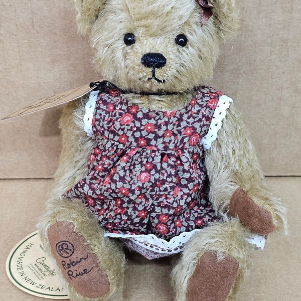Vintage 1990s Robin Rive Abbey Mini Limited Edition Beige Mohair 7.5" Jointed Teddy Bear Limited Edition Of 300 New Zealand Artist Bear NEW