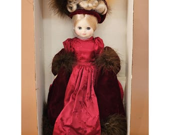 Royal Masterpiece Miss Elsa 18" Fashion Display Lady Doll Red Gown R83‑1715 NOS