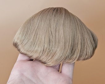 VINTAGE Dollspart? Synthetic Page Boy Male Doll Short Bob Hair Doll Wig Repair Hairpiece Honey Dark Blonde NEW Old Stock