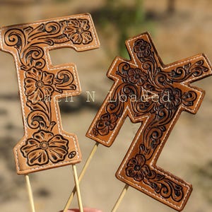Adorno para tarta de cuero repujado personalizado