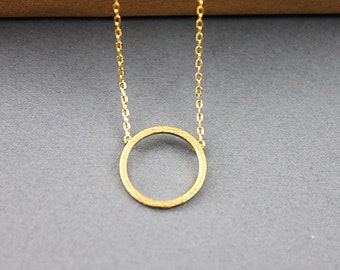 Simple and Modern Gold Ring Pendant Necklace. Dainty Necklace. Bridesmaid Necklace. Bridesmaid Gift.