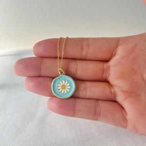 Daisy Flower Charm Necklace, Dainty Necklace, Floral Necklace, Valentine's Day Gift, Gift for Friend, Friendship and Love Necklace image 2