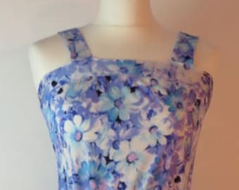 Silky vintage polyester purple floral day dress, elasticated waist, unlined, 1970s. UK size 10, US 8, EU 38.