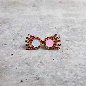 GLASSES lapel pin