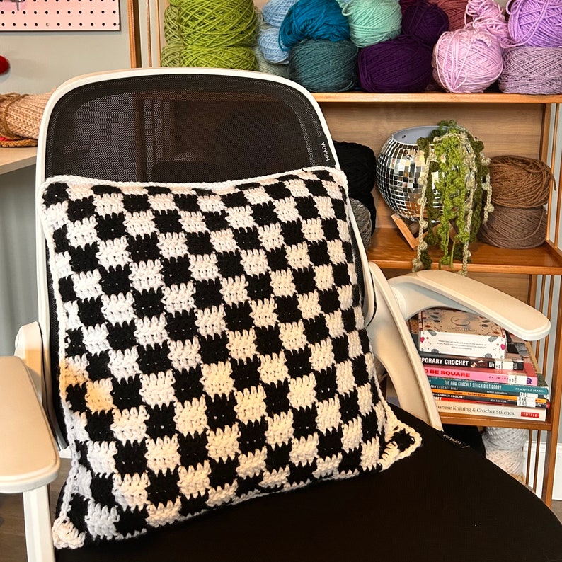 Crochet Pillow Pattern, Summer Crochet Pattern, Checkered Pillow Pattern, Beginner Crochet Pattern, image 4