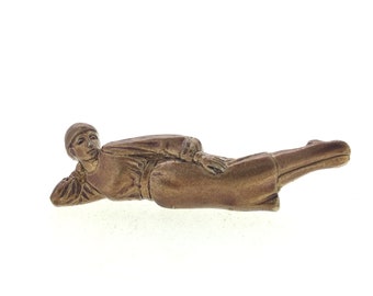 Vintage Pressed Celluloid Lady Brooch Pin C.1940