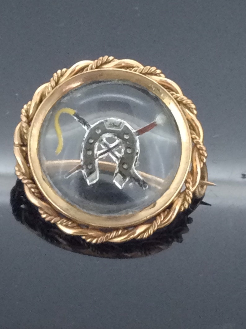 Antique Reverse Intaglio Gold Cased Brooch Pin Crop Lucky Horseshoe