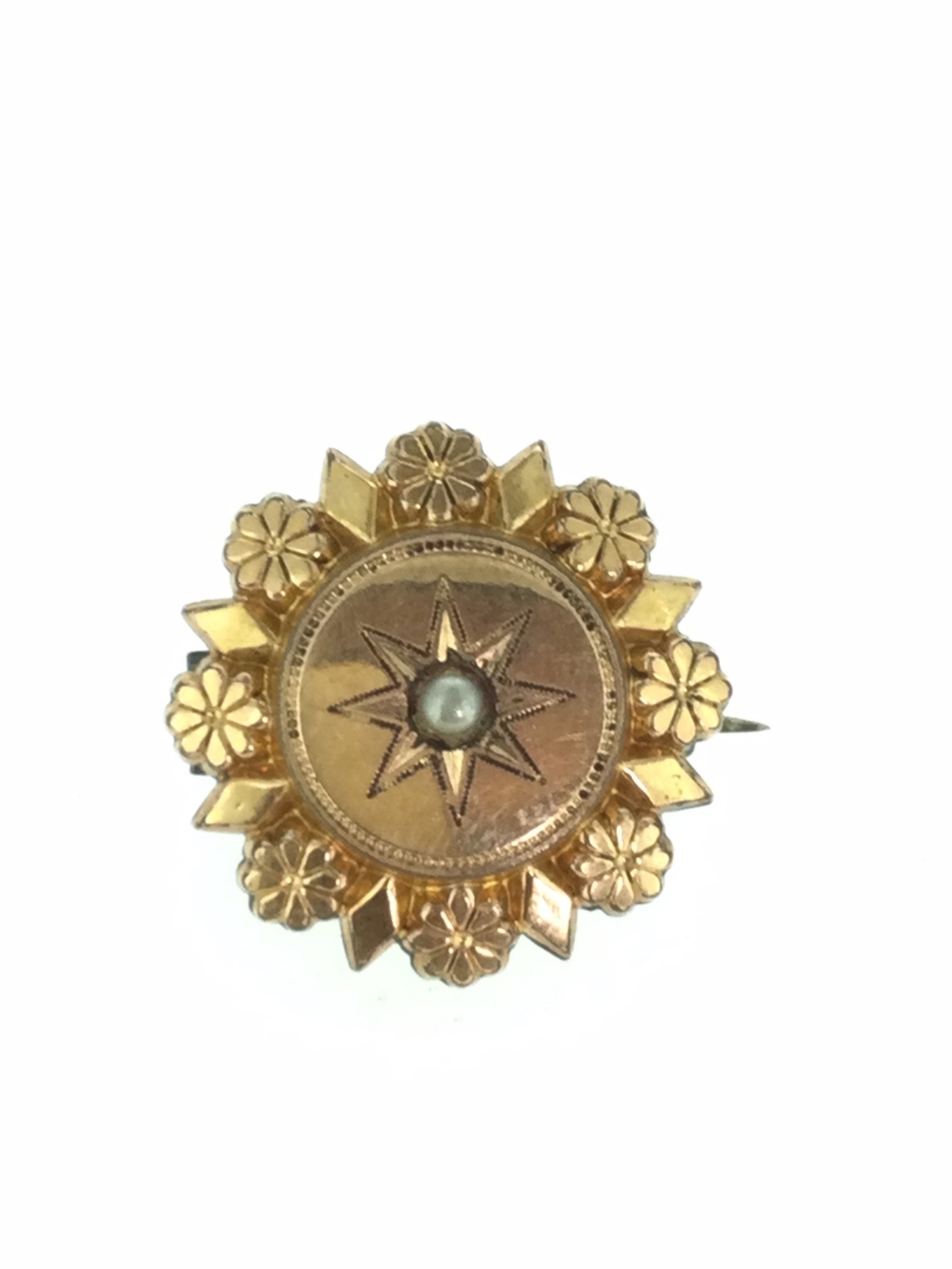 Jolie broche émaillée en or 18k sertie de perles fines