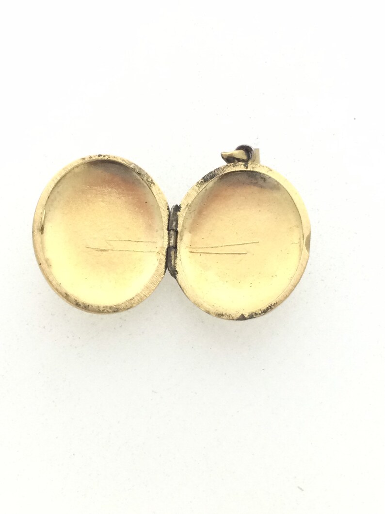 Edwardian Style Hinged Locket Pendant Gold Filled Embossed Patterned image 8