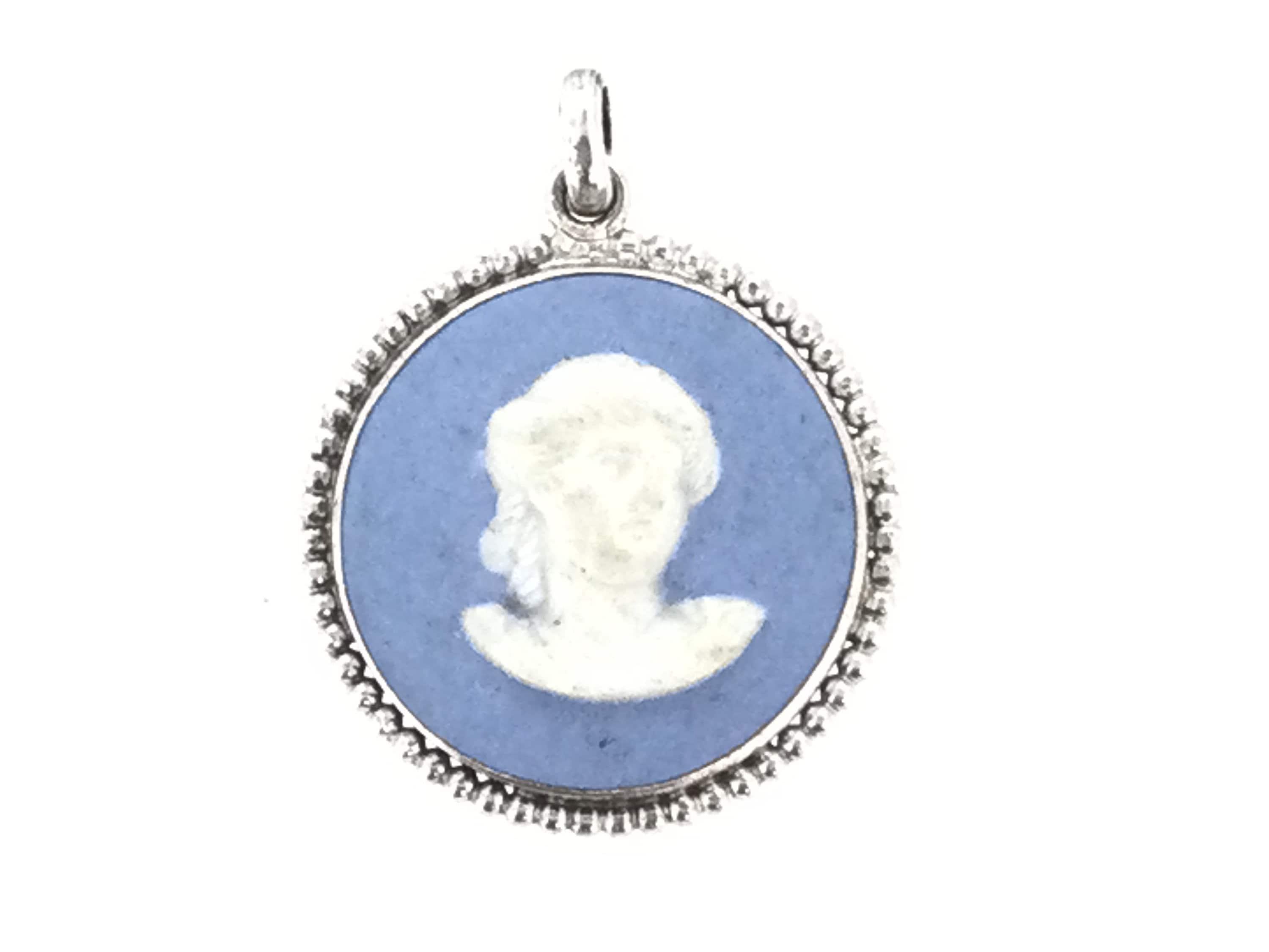 Wedgwood cameo necklace deals