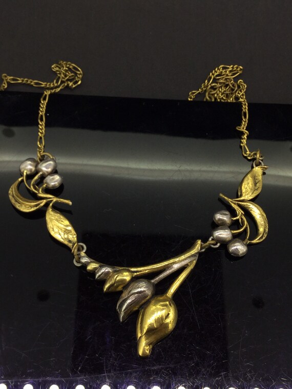 Costume Foliage Necklace