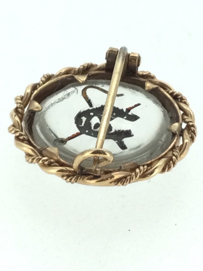 Antique Reverse Intaglio Gold Cased Brooch Pin Crop Lucky Horseshoe