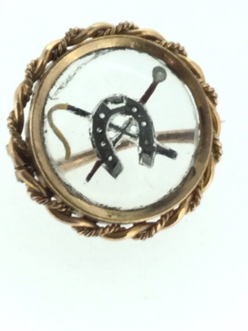 Antique Reverse Intaglio Gold Cased Brooch Pin Crop Lucky Horseshoe