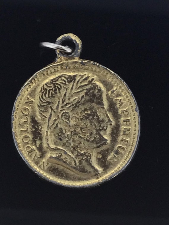 Napoleon Emperor Textured Costume Medal Pendant Gi