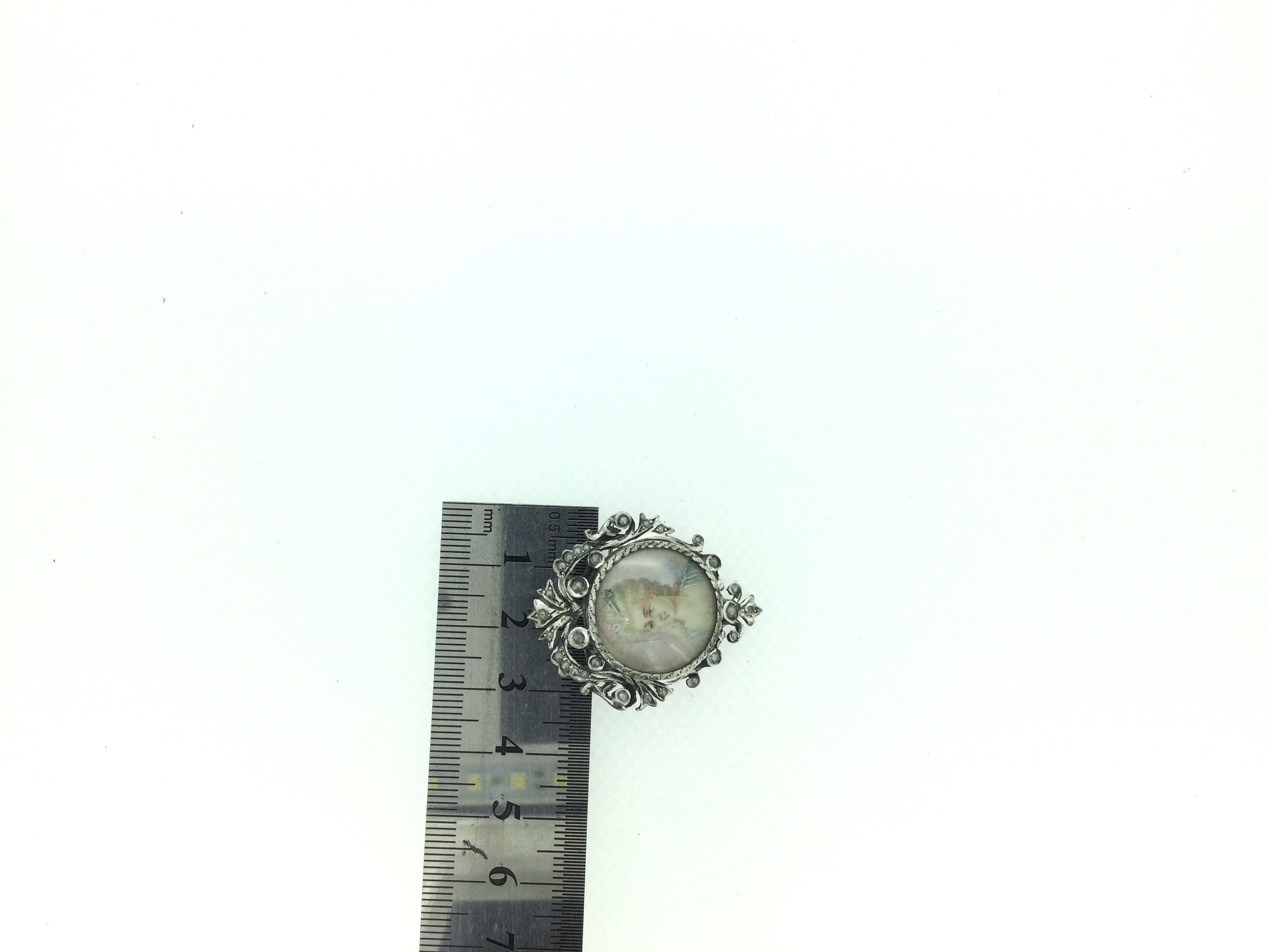 Broche Ancienne XIXe Siècle En Or Rose Et Argent - Portrait Miniature Grisaille Avec Perles Fines