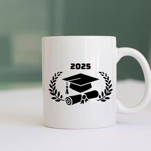 卒業 2025 svg 帽子と卒業証書、2025 年度クラス svg、学校終了、2025 年度大学卒業生、学校終了のお祝い、シニア 2025