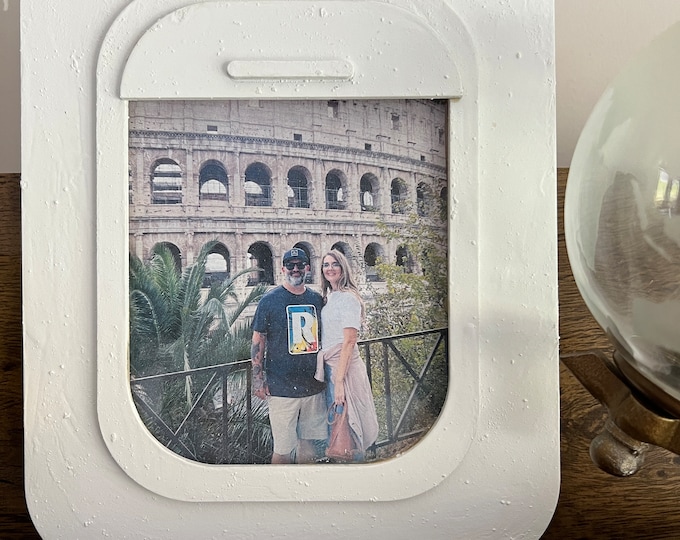 Sky-high Memories’ Airplane Window Picture Frame - Capture Your