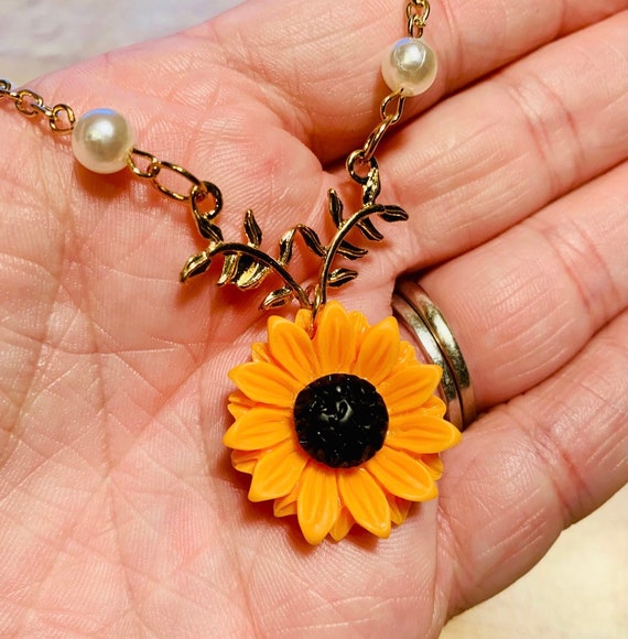 Sunflower hotsell utopia necklace