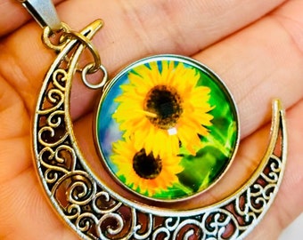 Collana fatta a mano in argento sterling con ciondolo a forma di girasole e pietra di luna arcobaleno - Italia