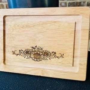 Sunflower Cutting Board/Wedding Charcuterie Board/Personalized/Custom/Sunflower Kitchen/Wedding Gift/Gift For Her/Sunflower Decor/Christmas