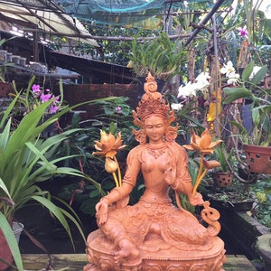 Statua del Bodhisattva Tara Verde / Dea della Compassione in legno intagliato a mano / Figurina da altare buddista tibetano, decorazione per la meditazione