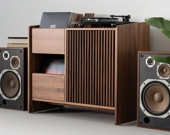 FUSE – レコード収納：ターンテーブル用のウォールナット材キャビネット