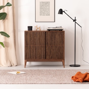 Plattenspieler Schrank, Vinyl Aufbewahrung – TONN 101 HIGH Nussbaum – Retro Hifi Rack