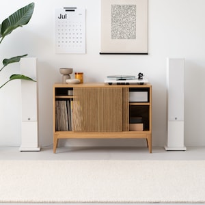 TONN 101 Record player stand, vinyl record storage made of solid oak wood Limited-Time Offer: Free & Fast Shipping image 2