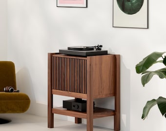 JAMM Q - Solid Walnut Turntable Record Player Stand | 68 cm (26.9") Audio Cabinet, 80 LP Storage, Slatted Door, Hardwax Oil