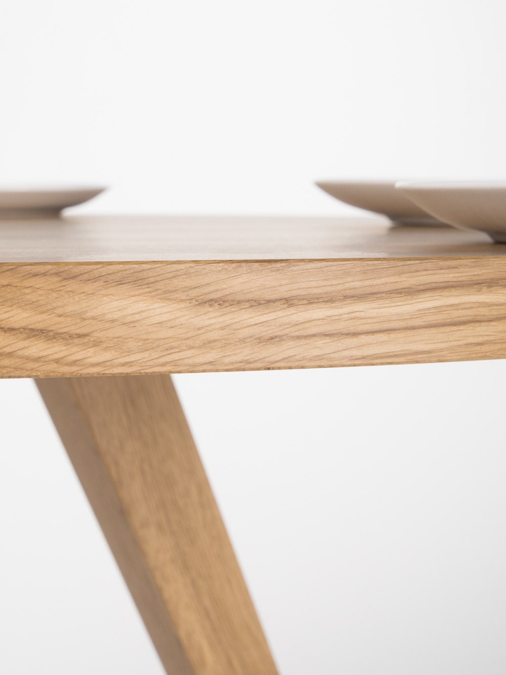 Saeko Round Dining Table, Oiled Wood & Oak legs