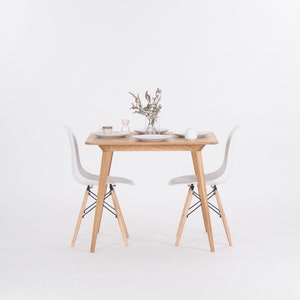 YRKE – Small dining table, extending dining table for small space, extendable table made of oak, compact dining table, kitchen table