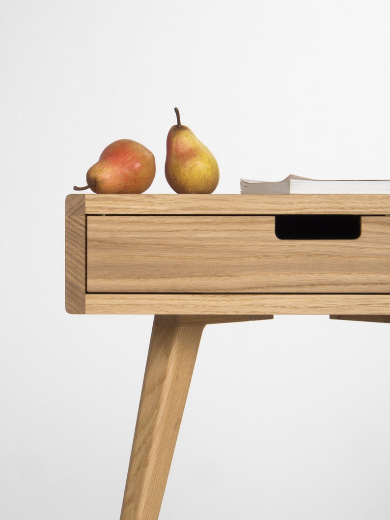 Table de chevet, table de chevet avec tiroir du milieu du siècle, en bois de chêne image 6