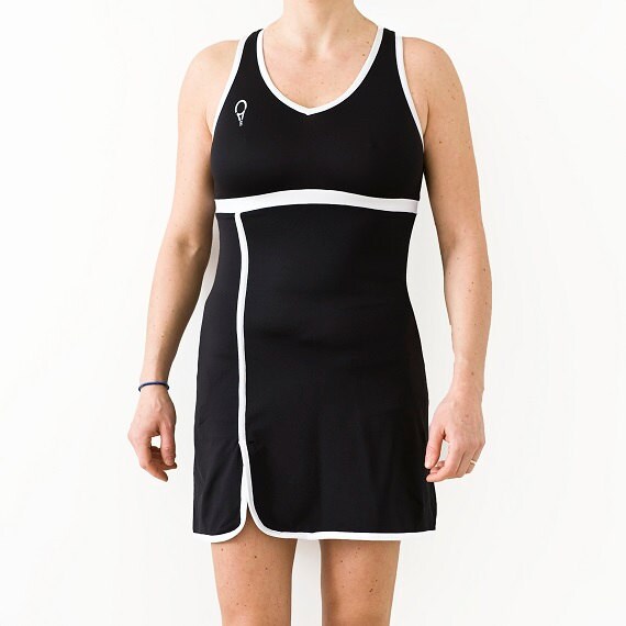 Zwart-witte dames tennisjurk met onderborstsnede en zijspleet - Etsy  Nederland
