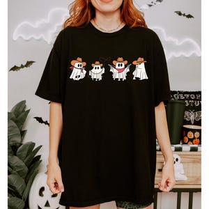 Cowboy Ghost Shirt, Funny Halloween Western T-Shirt, Spooky Cowboy Ghost Pullover, Cute Halloween Tdd, Yeehaw Ghost Gift Idea, Spooky Season