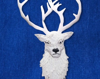 Application deer white 13.5 x 18.5 cm with glitter effect iron-on patch