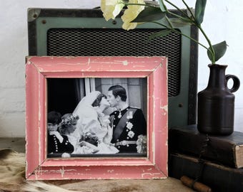 8x10 Shabby Chic pink Photo Frame: Reclaimed Wood, Vintage Style