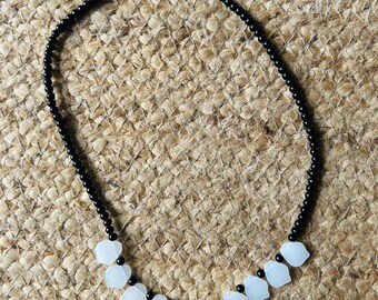 Vintage Bead Necklace White Leaf VTG Retro