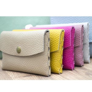 Mini billetera de cuero trenzado – Monedero de cuero trenzado hecho a mano – Tarjetero pequeño de cuero italiano suave – Regalo elegante para ella – Billetera pequeña