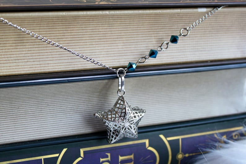 Star Essential Oil Diffusing Locket Necklace