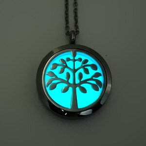 Tree Of Life grandma gift Glow in the Dark Necklace, Family Tree Jewellery, grandmother necklace