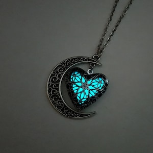 Sichel Mond Herz Halskette: Aqua Glow in the Dark Anhänger