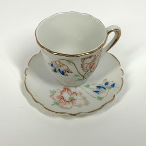 Japan Teacup & Saucer Porcelain Demitasse Ruffled Gold Trim Hand Painted Floral Pattern Miniature Japanese Teacup and Saucer Gold Tone Trim