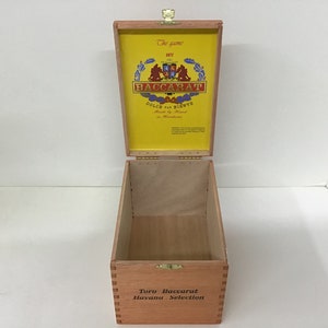 Hand Made BACCARAT THE GAME By Eiroa Empty Hinged Wooden Dovetailed Cigar Box Honduras, Wooden Cigar Box, Humidor, Hinged Flip Top, Honduras