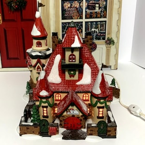 Dept 56 Rt 1, North Pole, Home Of Mr & Mrs Claus - With Box North Pole Village Department 56, Lighted House