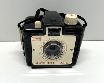 Vintage Mid Century Kodak Brownie Bullet Camera ca 1950s, Bakelite body,