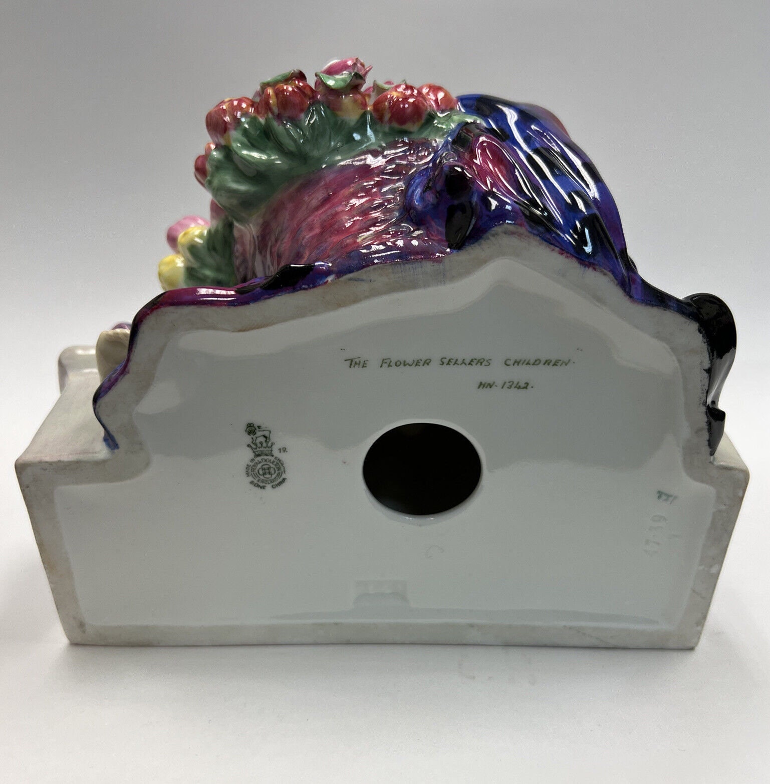 Vintage Royal Doulton The Flower Sellers Children HN 1342
